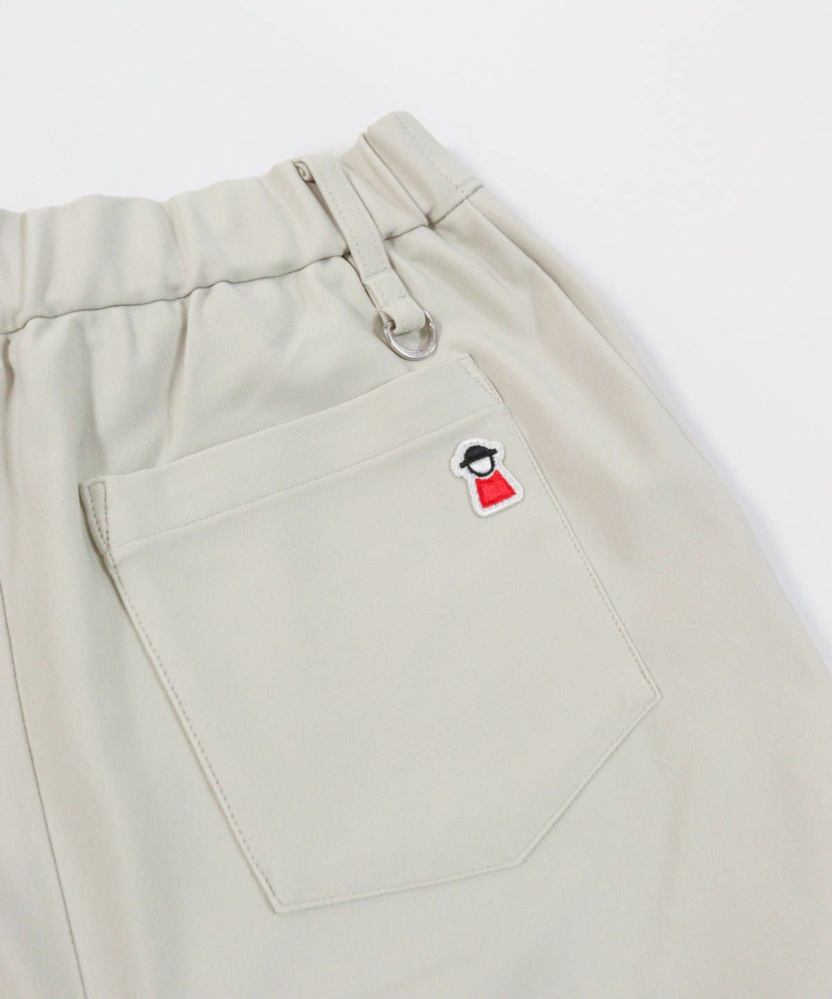 後ポケット部分（ベージュ）