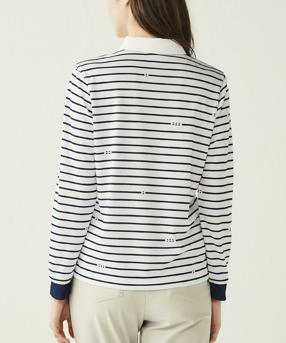 モデル着用画像（ネイビー）