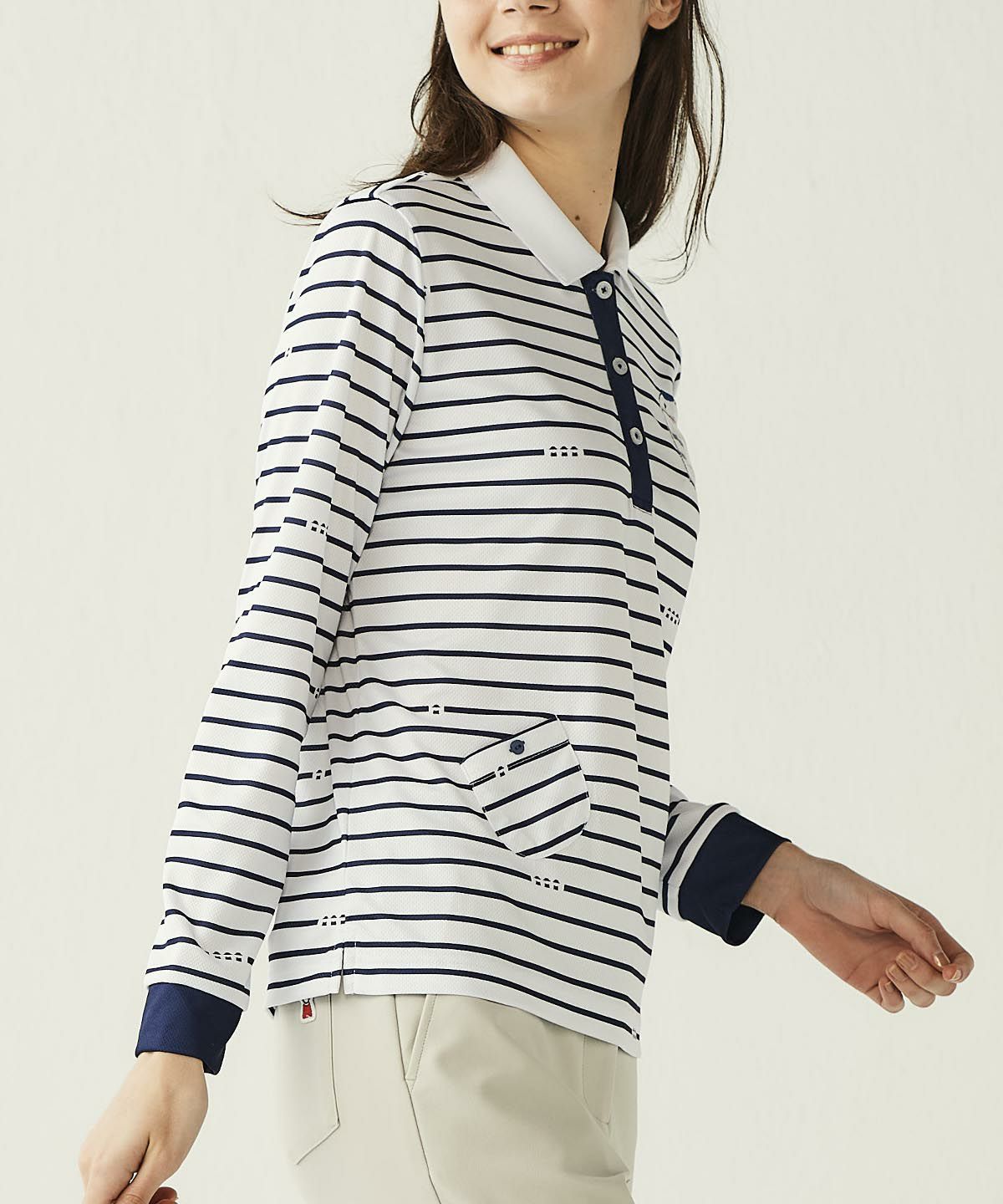 モデル着用画像（ネイビー）