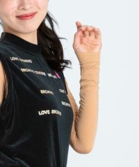 モデル着用画像（ベージュ）