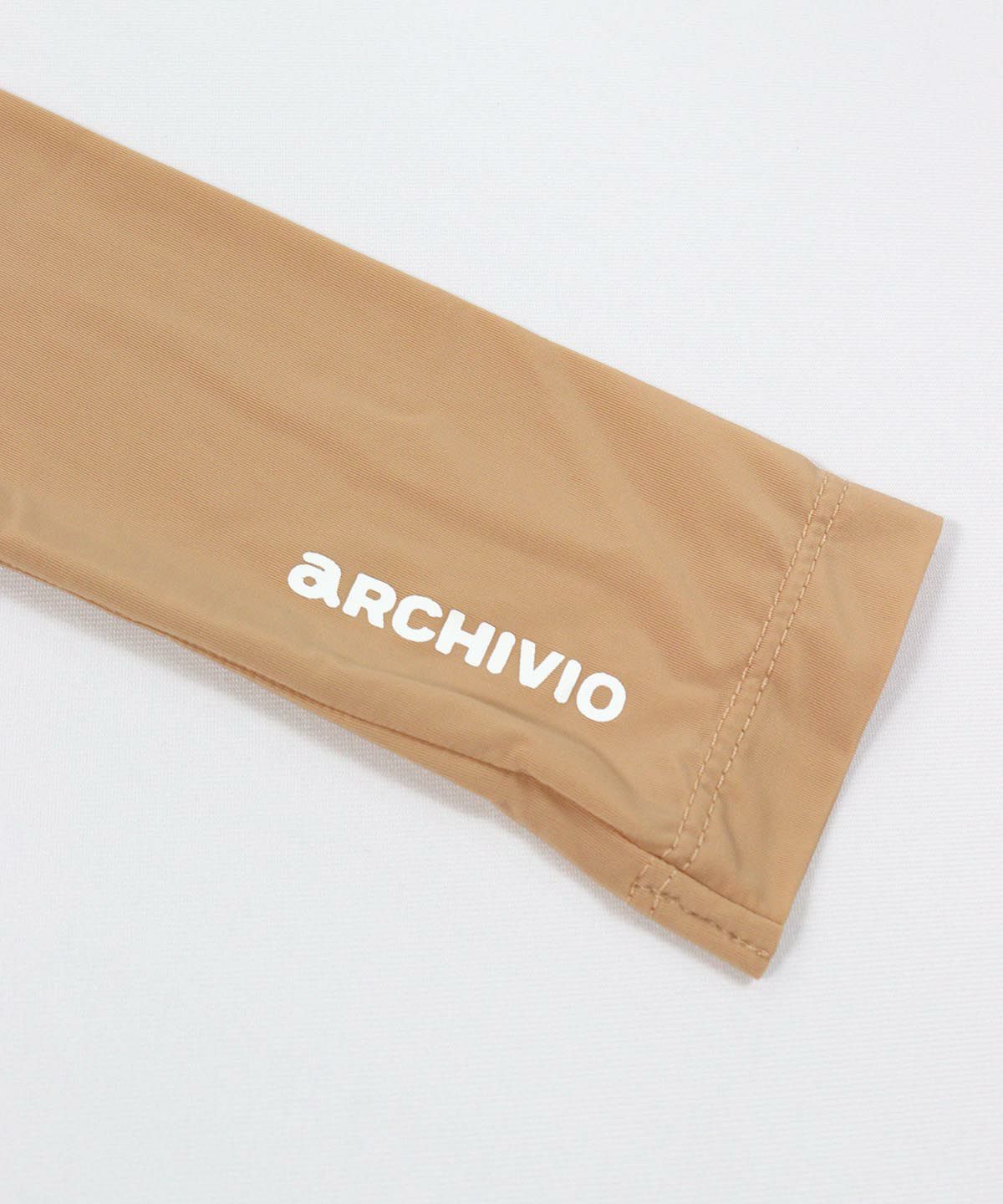 袖口ロゴプリント（ベージュ）