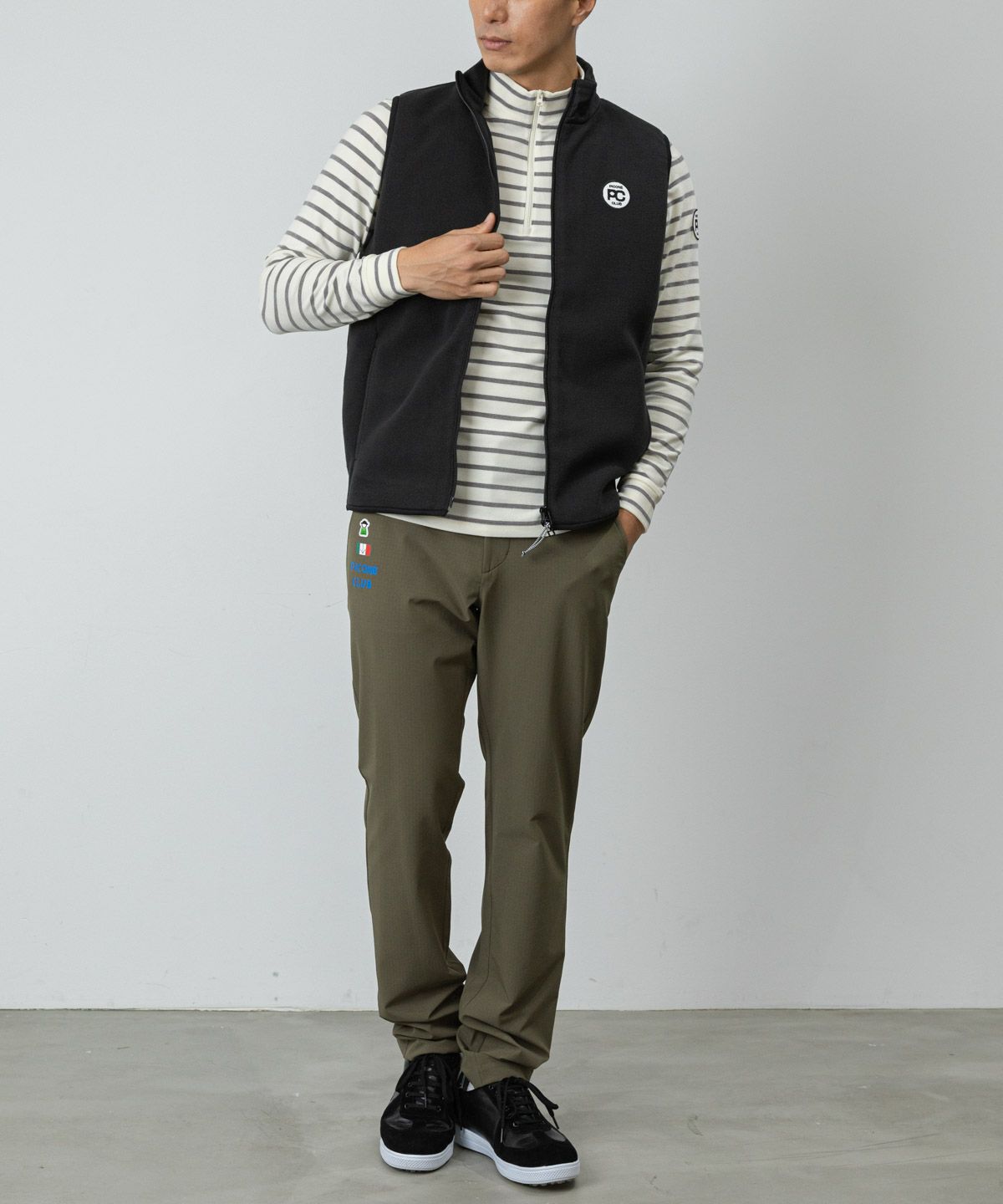 モデル着用画像(ホワイト×グレー)