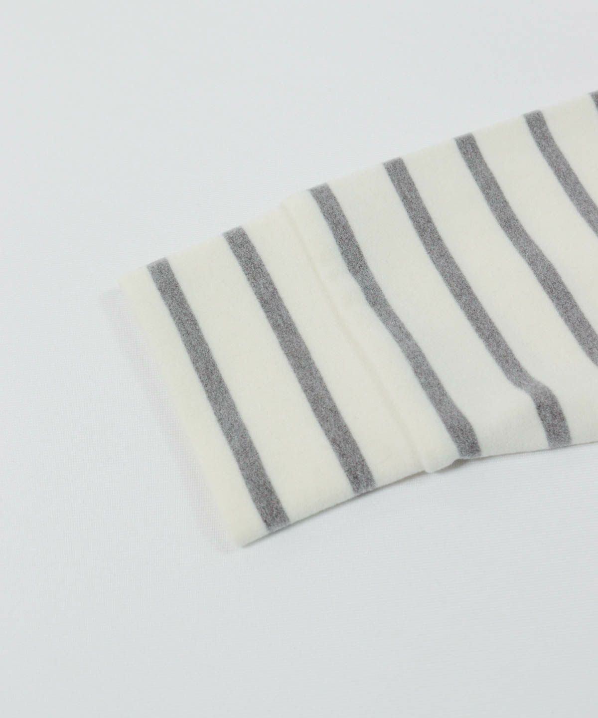 袖口部分（ホワイト×グレー）