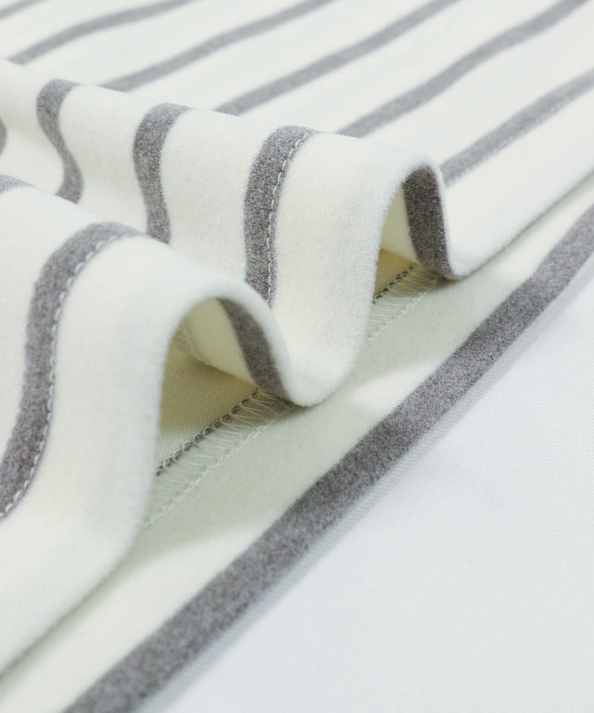 生地感（ホワイト×グレー）