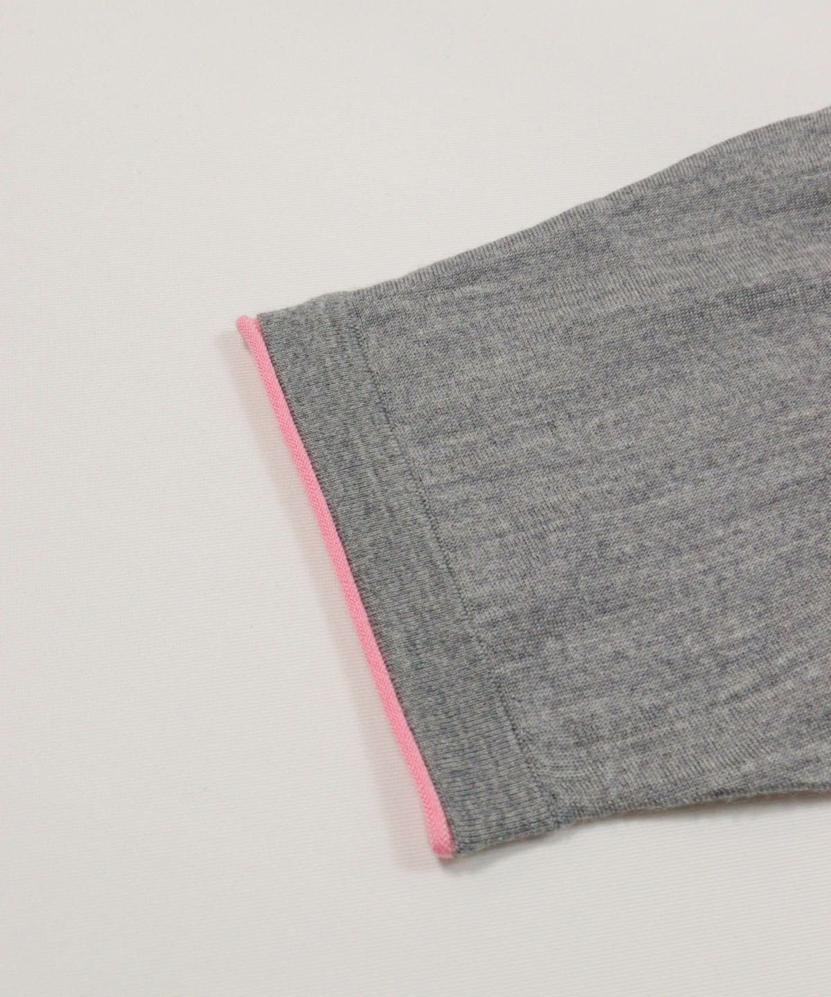 袖口部分（ライトグレー）