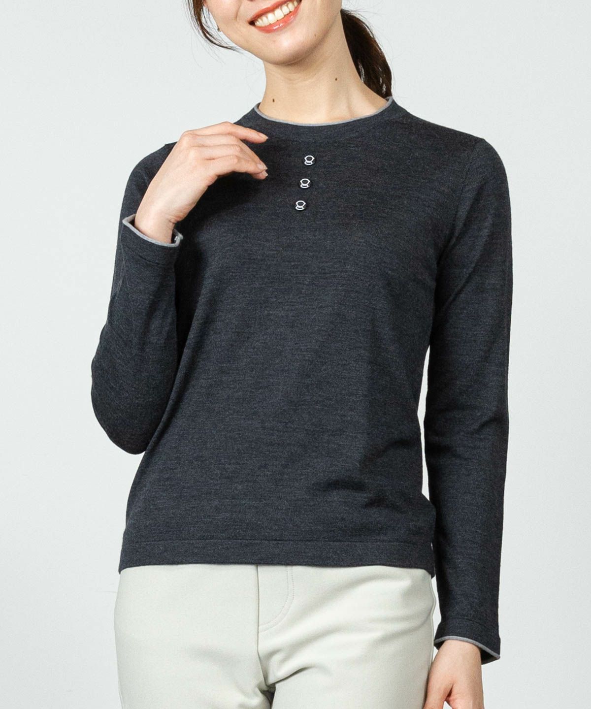 モデル着用画像（グレー）