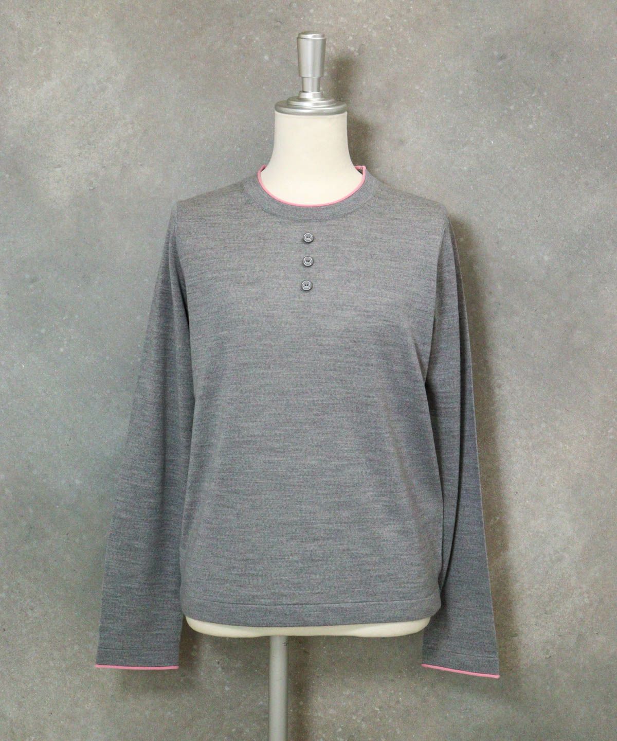 ウール100％3ボタンニット（ライトグレー）