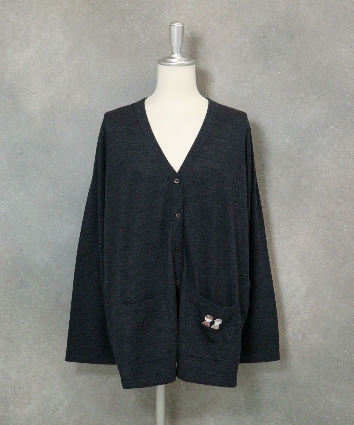 ウール100％Vネックニットカーディガン（グレー）