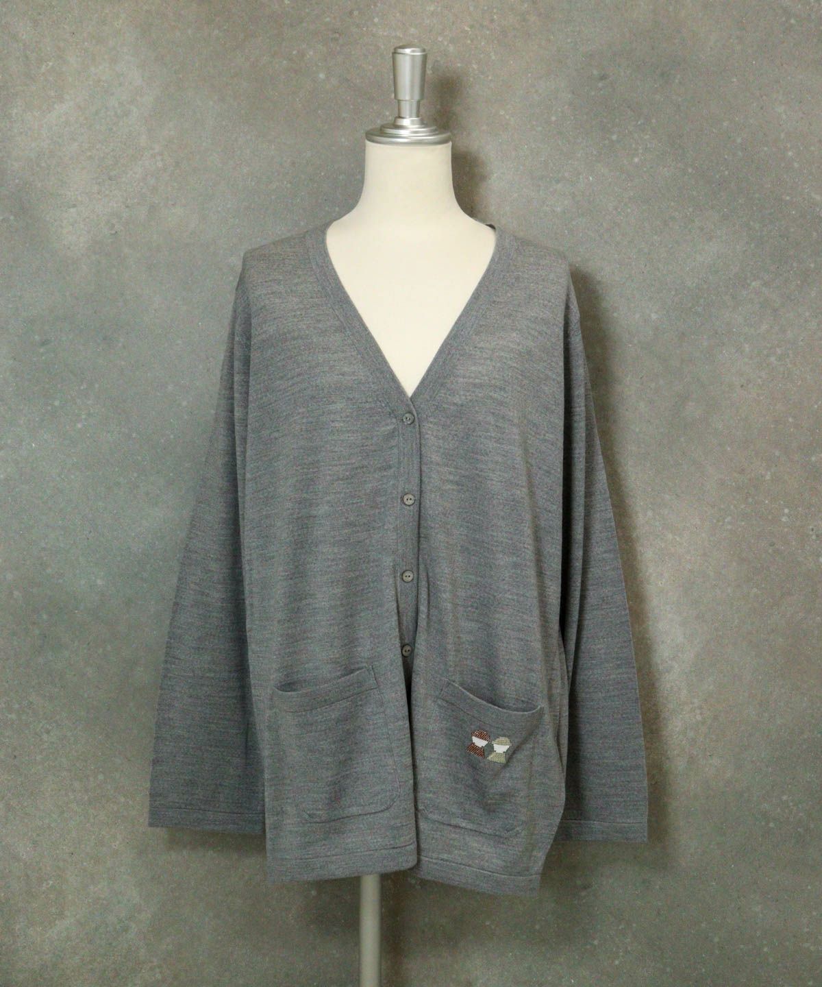 ウール100％Vネックニットカーディガン（ライトグレー）
