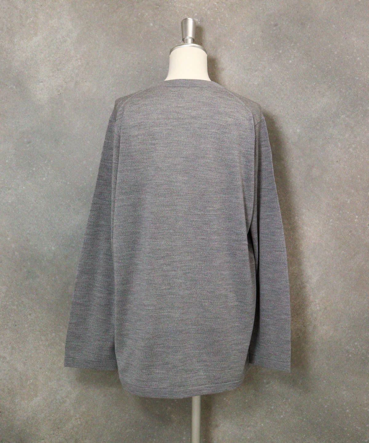 ウール100％Vネックニットカーディガン後（ライトグレー）