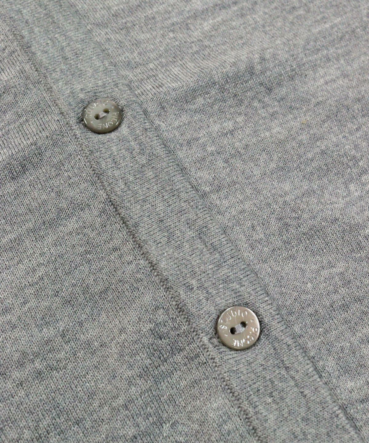 ボタン部分（ライトグレー）