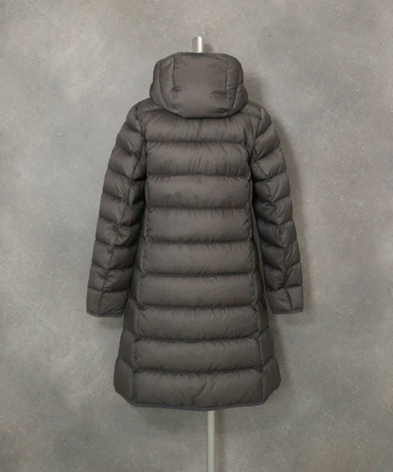 【オンラインストア・店舗限定商品】フード付撥水ダウンコート(グレー)後ろ
