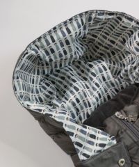 フード内側(グレー)