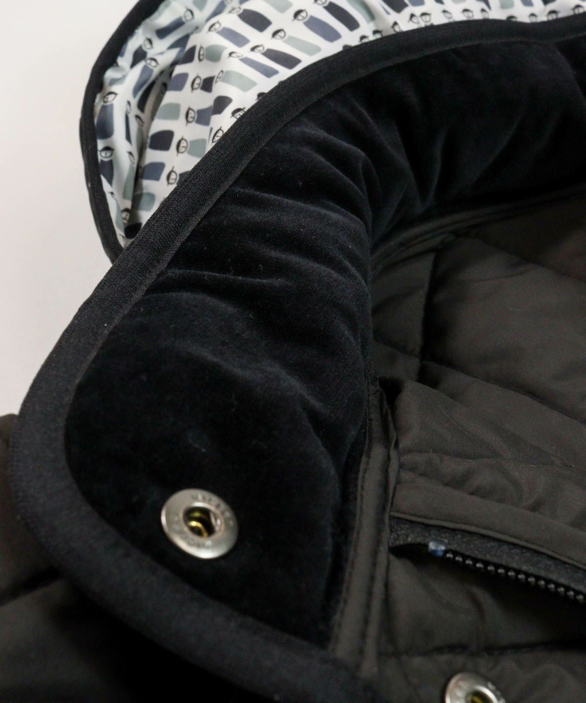 首元内側(ブラック)