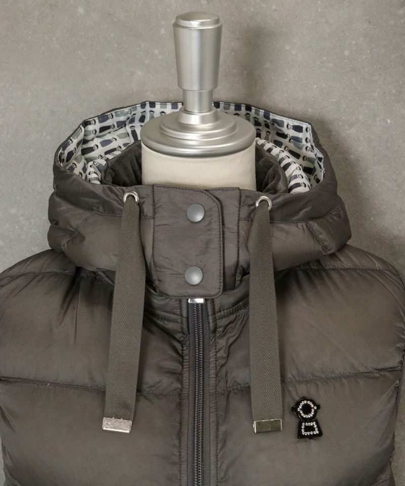 オンラインストア・店舗限定商品】フード付撥水ダウンベスト|スタジオ