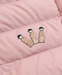 胸元ビーズワッペン部分（ピンク）