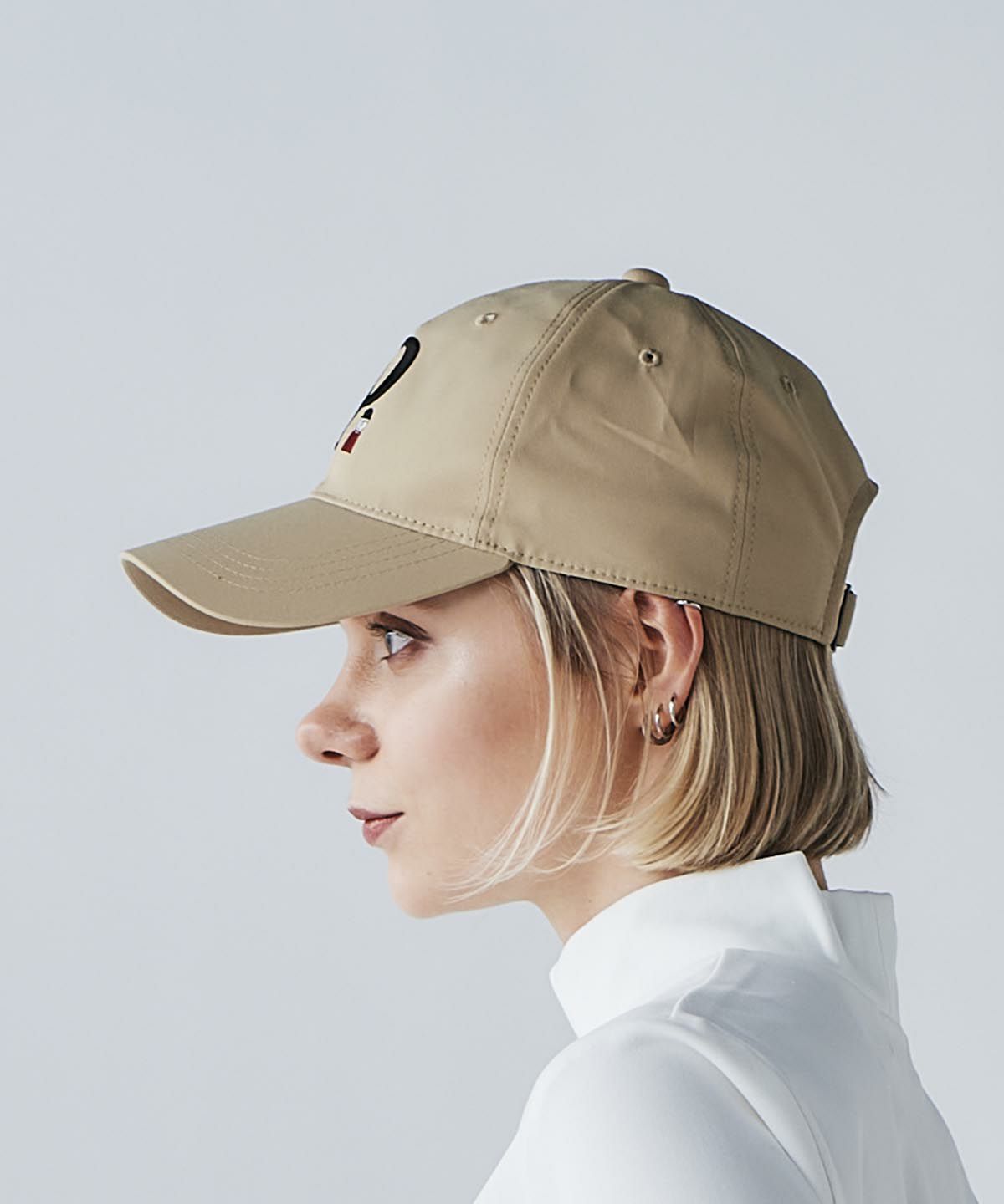 モデル着用画像（ベージュ）