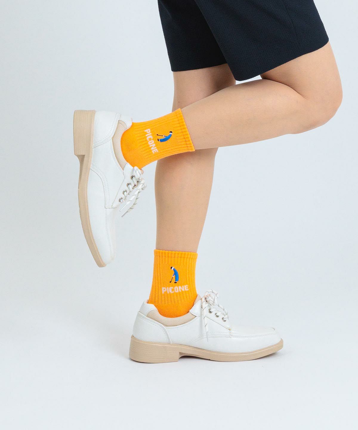 モデル着用画像（ライトオレンジ）