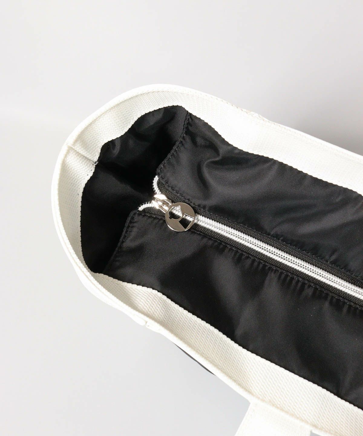 ファスナー（ブラック）