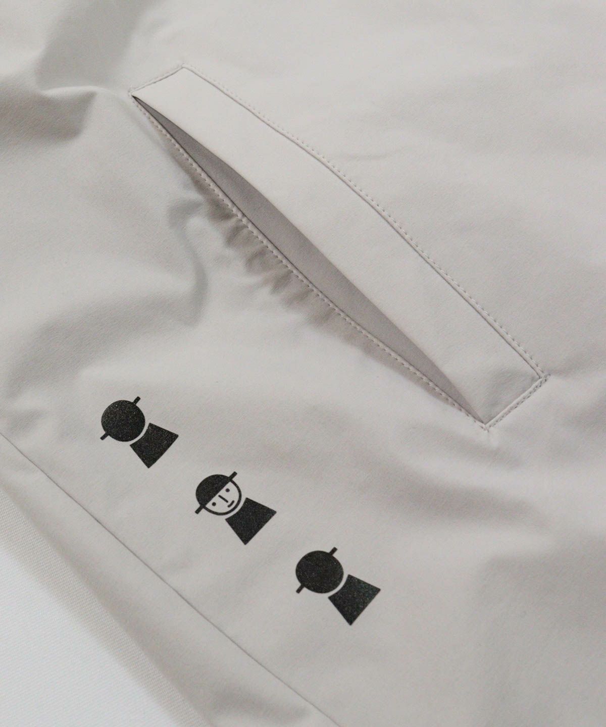 ポケット（ライトグレー）