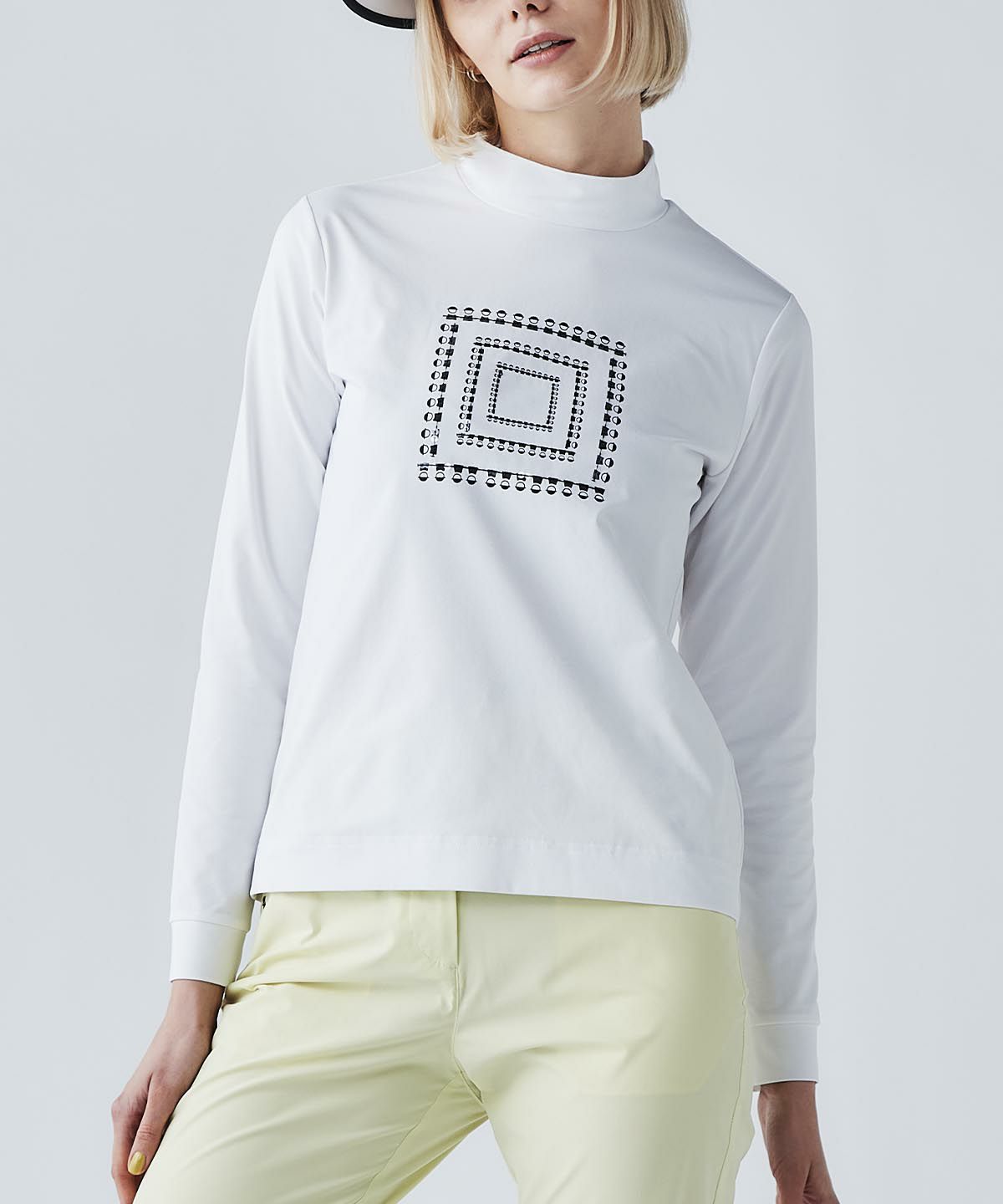 モデル着用画像（ホワイト）