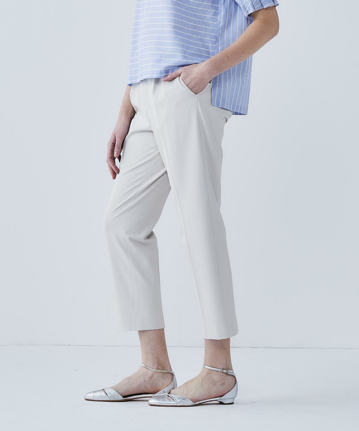 モデル着用画像（ベージュ）